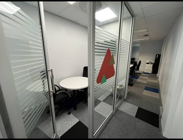 116M² OFFICE TO LET IN CENTURY CITY